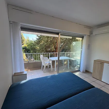 Ideal Centre-ville St-raphael, Climatise, Proche Et Commerces, Balcon, Wi-fi, Parking Optionnel - Fr-1-466a-35 شقة *