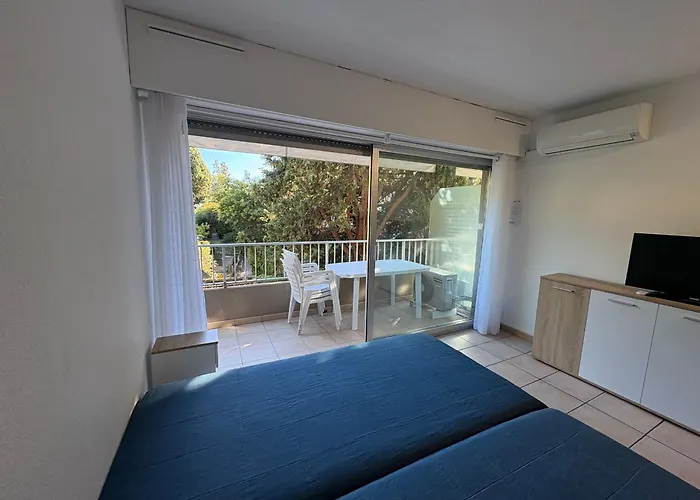 Ideal Centre-ville St-raphael, Climatise, Proche Et Commerces, Balcon, Wi-fi, Parking Optionnel - Fr-1-466a-35 Apartmán *